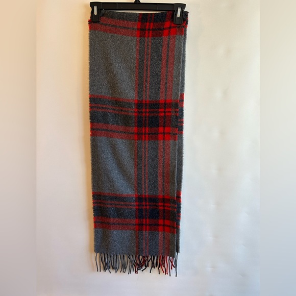 ITALIAN WOLLEN TREASURES MADE IN ITALY RED/GREY PLAID FRINGE OBLONG SCARF - Picture 3 of 5